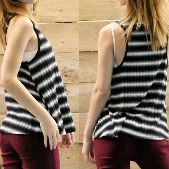 Striped Sleeveless  Choker Top - Picture 4 of 8